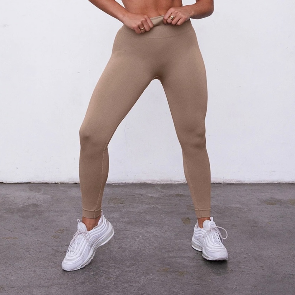 SET ACTIVE Sculptflex Workout Set - Color Sand